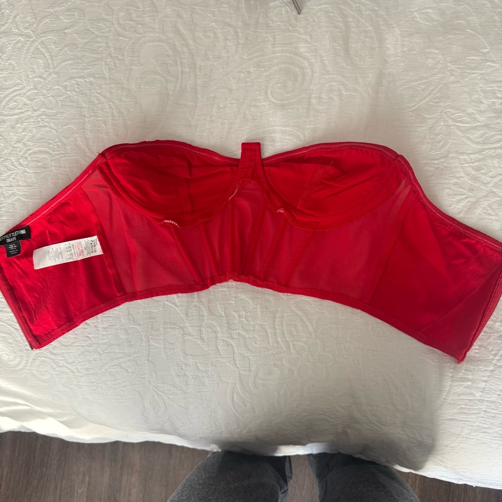 Pretty Little Thing 

Shape Red Woven Bandeau Corset